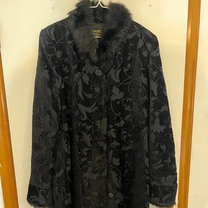 Women's Novelti Black Coat with Faux Fur Lining 9/10